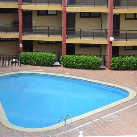 Beautiful Apartment With 3 Bedrooms And 1 Bathroom Very Close To The Ocean Διαμέρισμα *