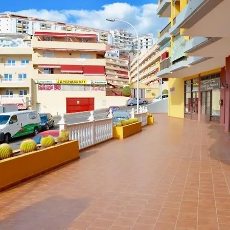 Beautiful Apartment With 3 Bedrooms And 1 Bathroom Very Close To The Ocean *
