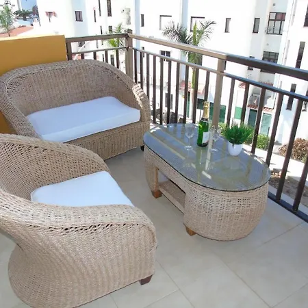 Beautiful Apartment With 3 Bedrooms And 1 Bathroom Very Close To The Ocean *